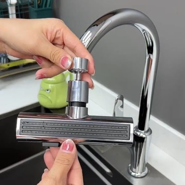 Elegant Pull-Down Kitchen Faucet for Effortless Cleaning
