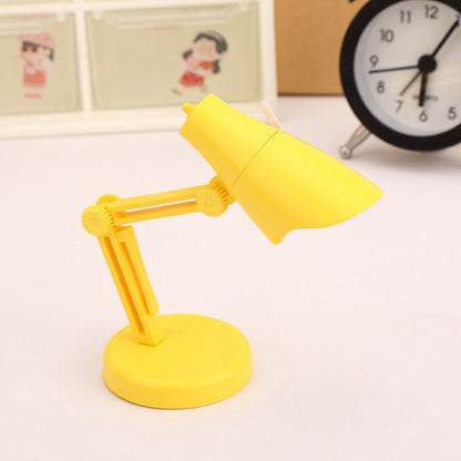 Compact Magnetic Desk Light for Cozy Evenings