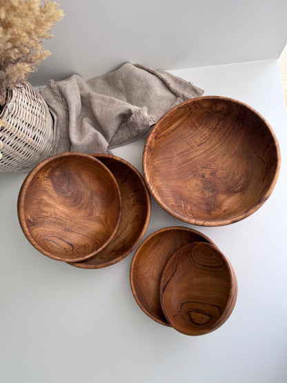 Nesting Teak Bowls Set – 5 Handcrafted Pieces in Classic Style
