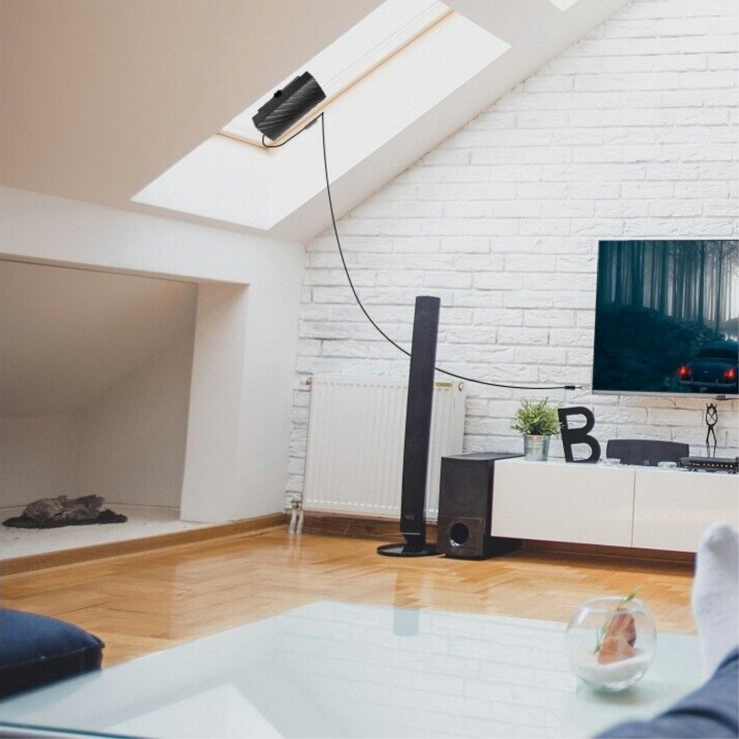 Antenna for 4K HDTV Signal Boosting with Extensive Range