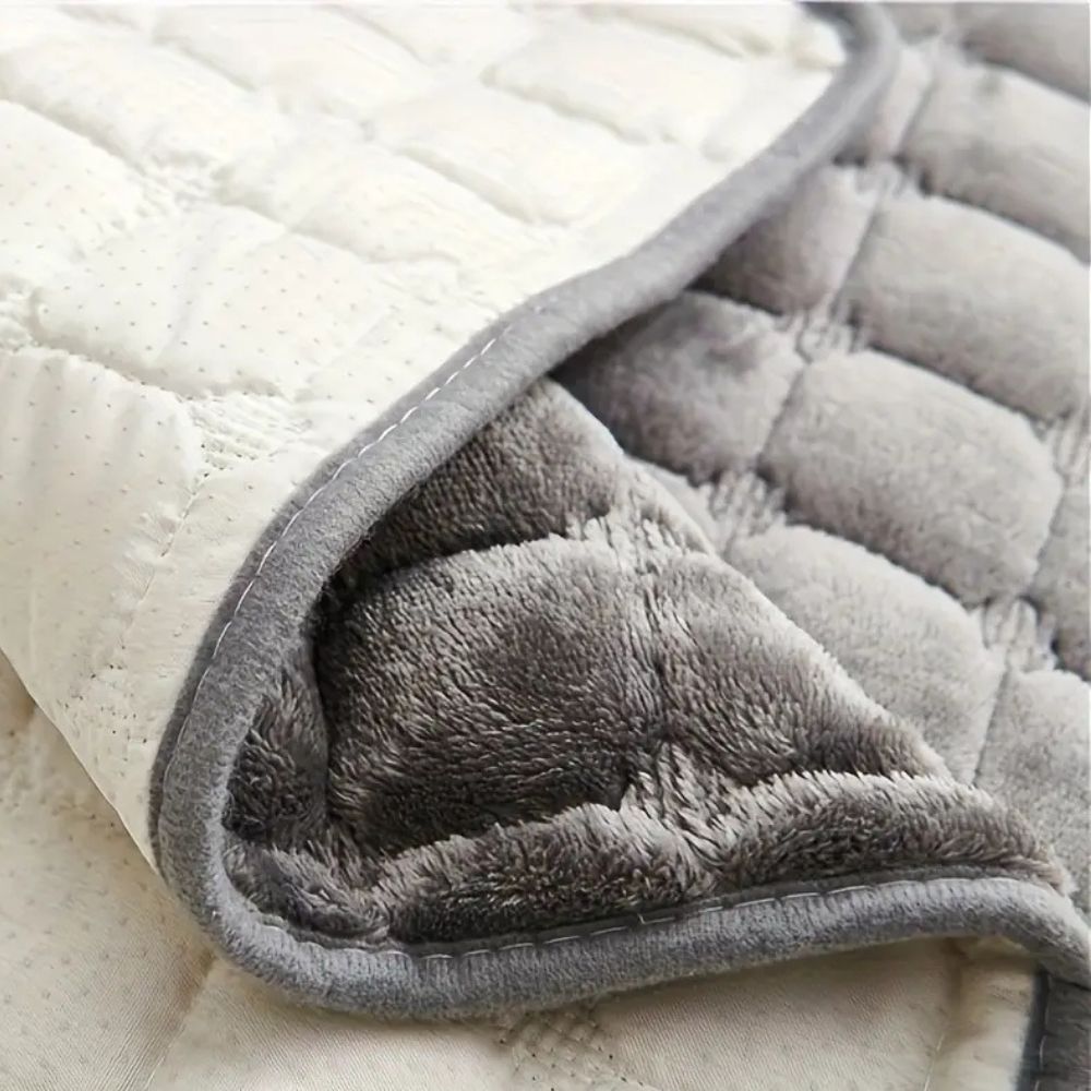 Luxurious Microfiber Recliner Cover for Ultimate Comfort
