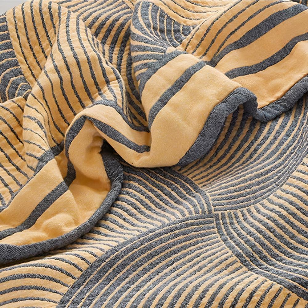 Luxurious 4-Layer Reversible Cotton Quilt for All Seasons