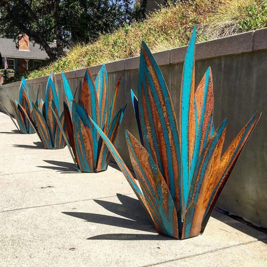 Decorative Agave Lamp for Garden – Waterproof Solar Design