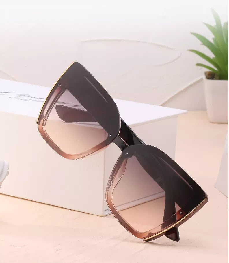Trendy Square Sunglasses in Retro Style
