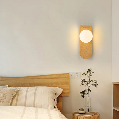 Chic Walnut Wall Lamp – LuxeWood Design for Unique Ambiances