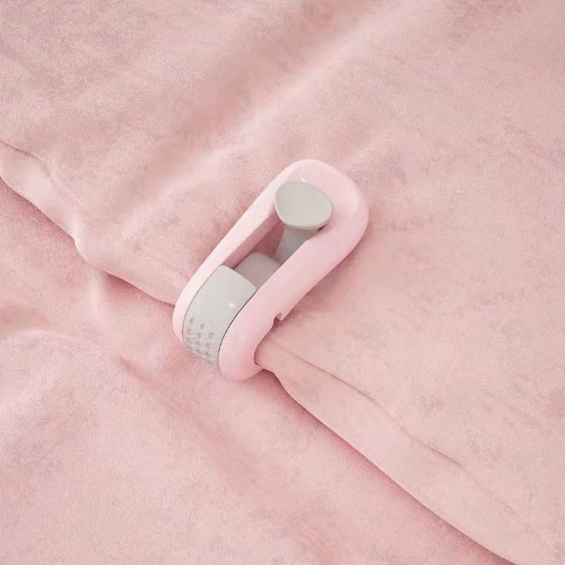 Duvet Clip for Quilts – Secure Holder