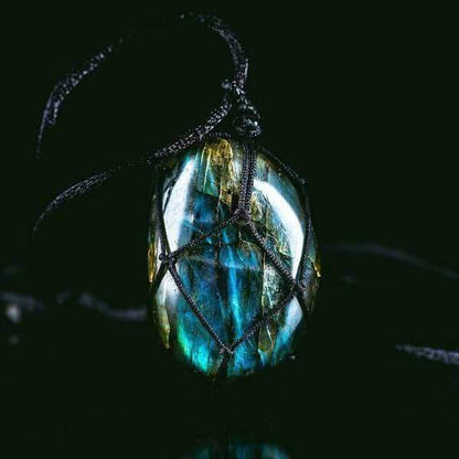 Labradorite Necklace – Mystical and Energizing Jewelry for Personal Strength