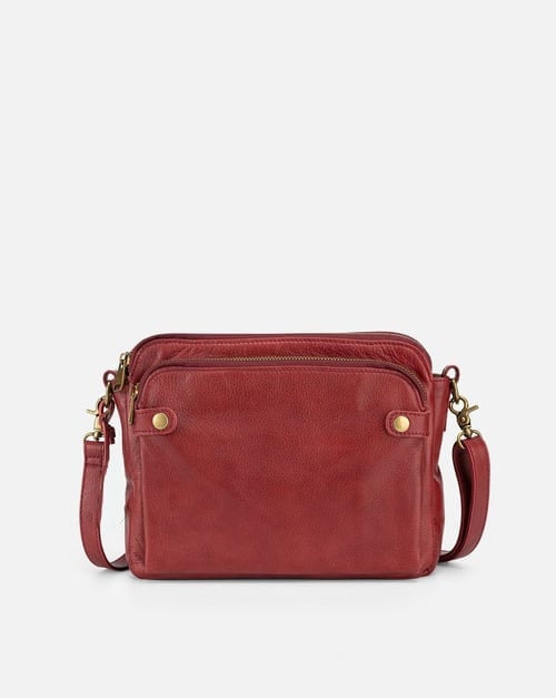 Sleek Leather Crossbody Bag for Everyday Essentials