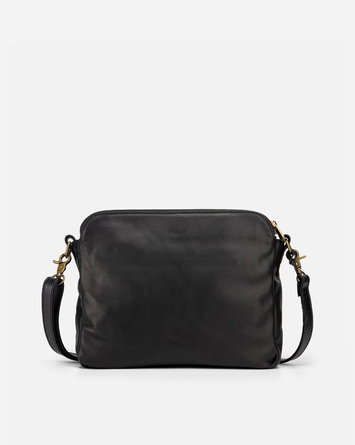 Sleek Leather Crossbody Bag for Everyday Essentials