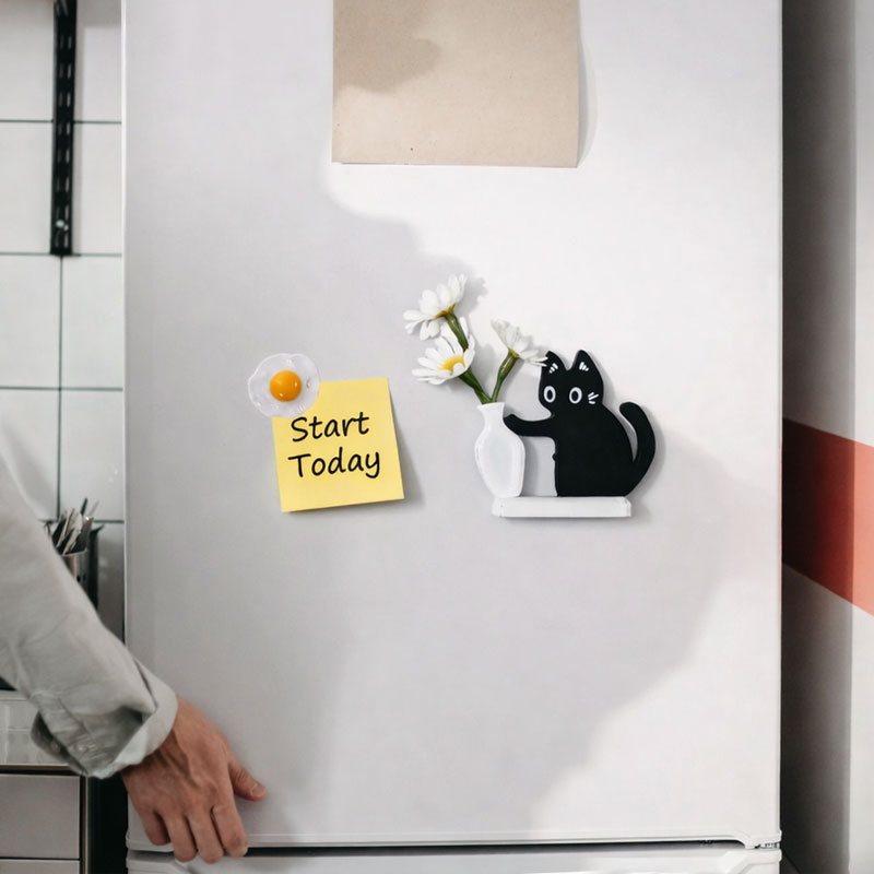Free Bonus: Cat Magnet for Secure and Visible Note Holding – Black