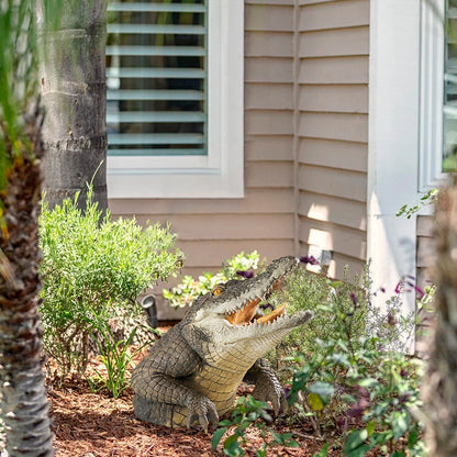 Swamp Gator Statue for Garden Decoration