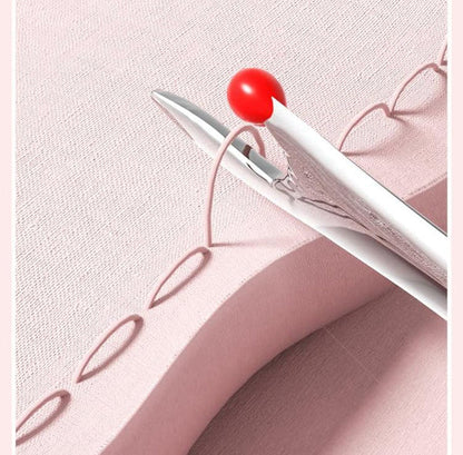 SewEasy – Compact Seam Ripper and Needle Threader