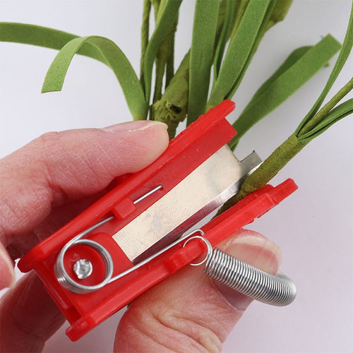 Quick Harvest Tool – Gather Crops Safely Without Finger Injury