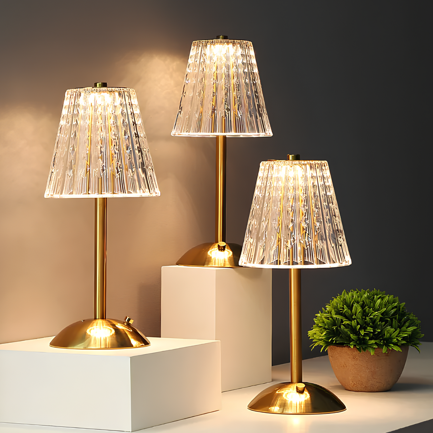 Touch-Controlled Crystal Table Lamp – Cordless and Rechargeable