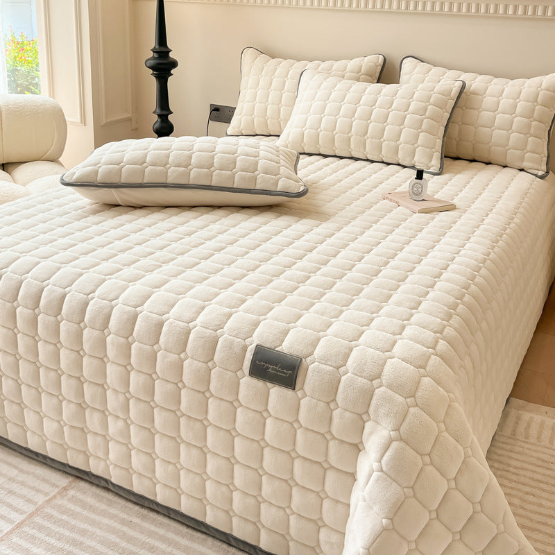 Soft and Elegant Bedspread with Modern Square Pattern