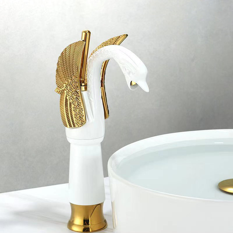 Brass Bathroom Sink Faucet with Single Handle for Hot and Cold Water