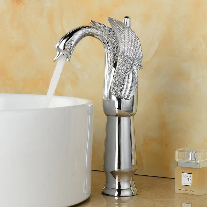 Brass Bathroom Sink Faucet with Single Handle for Hot and Cold Water