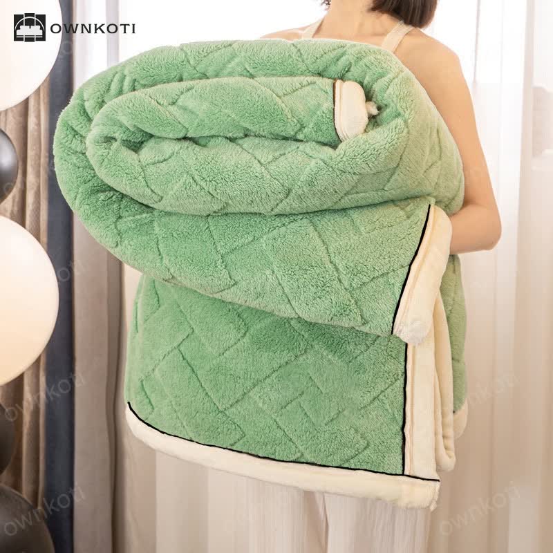 Lightweight Cozy Throw Blanket for Soft Warmth and Comfort