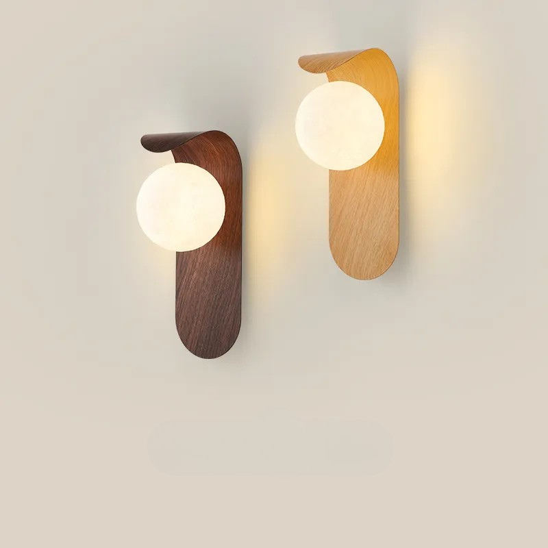 Chic Walnut Wall Lamp – LuxeWood Design for Unique Ambiances