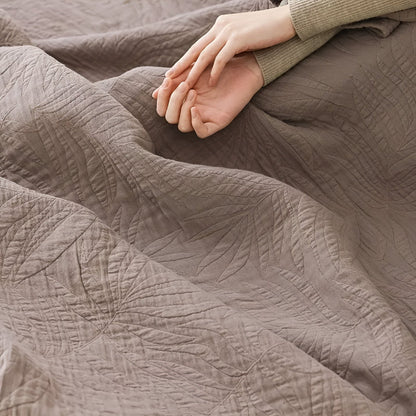Cozy Leaf Design Cotton Throw Blanket