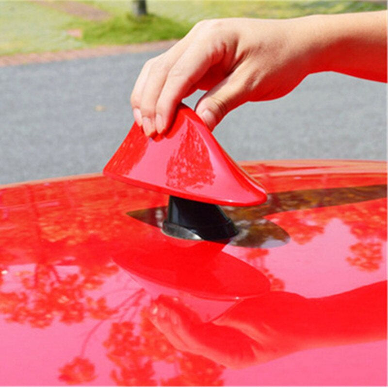 Sleek Shark Fin Antenna for Enhanced Car Radio Signal
