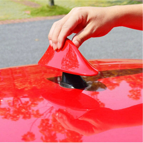 Sleek Shark Fin Antenna for Enhanced Car Radio Signal