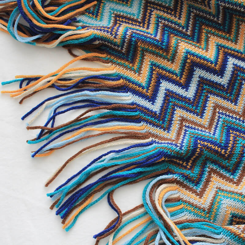 Vibrant Geometric Tasseled Throw Blanket for All Seasons