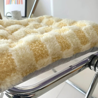 Plush Checkered Comfort Seat Cushion for Cozy Living