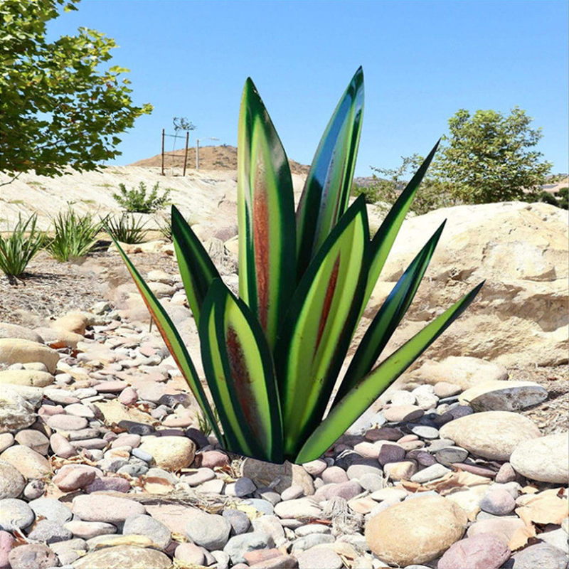 Decorative Agave Lamp for Garden – Waterproof Solar Design