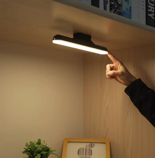 Magnetic Wireless Light for Effortless Illumination