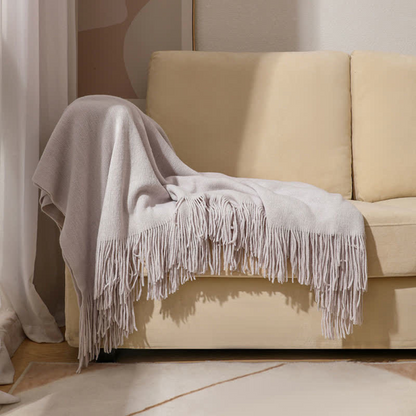 Chic Textured Blanket with Stylish Tassels