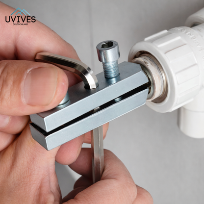 Effortlessly Remove Stuck Screws without Damage – Handy Tool