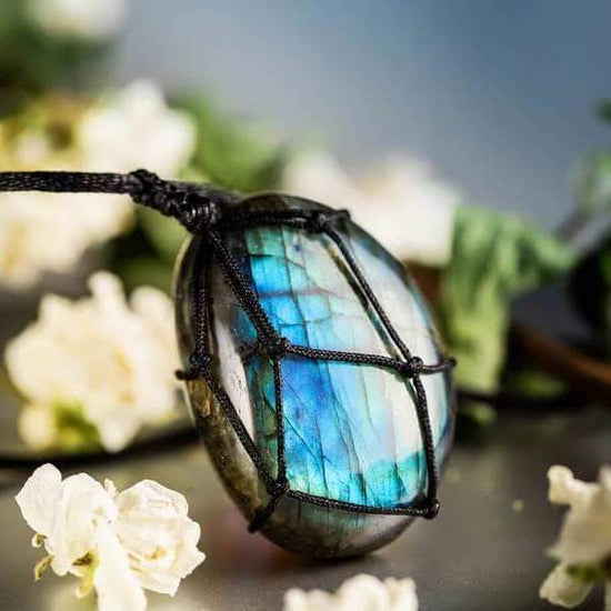 Labradorite Necklace – Mystical and Energizing Jewelry for Personal Strength