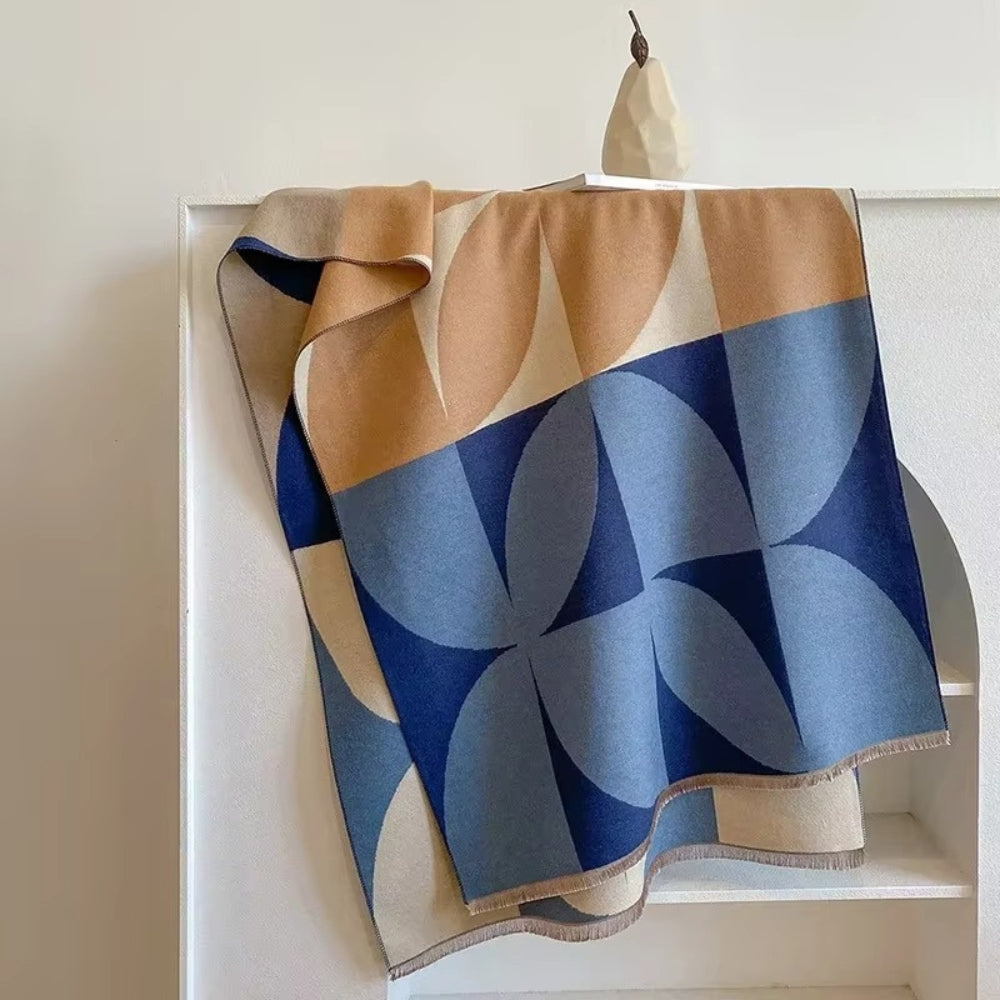 Dual-Faced Cozy Scarf for Effortless Style