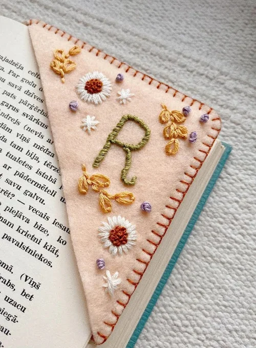 Handcrafted Seasonal Bookmarks – Never Lose Your Place Again