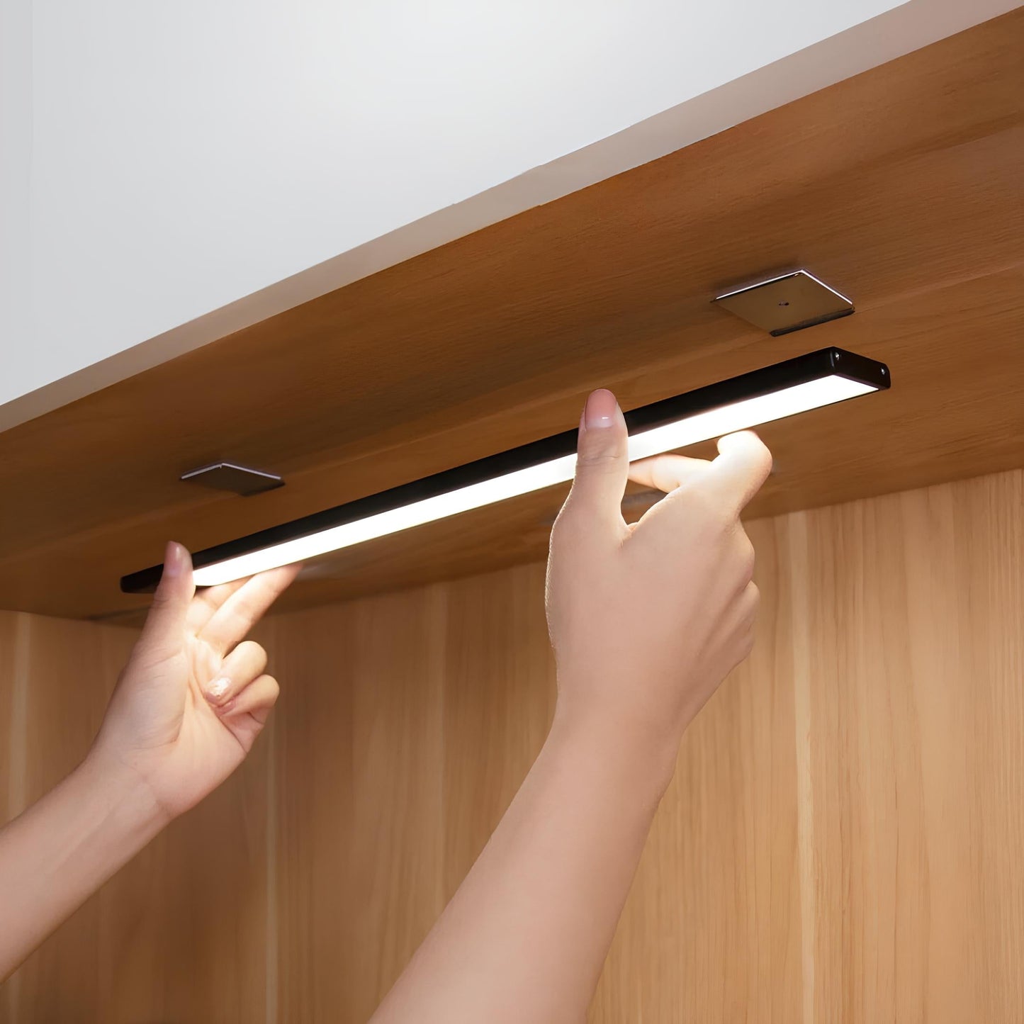 Rechargeable LED Light Bar with Wireless Motion Sensor – Magnetic USB Closet Fixture