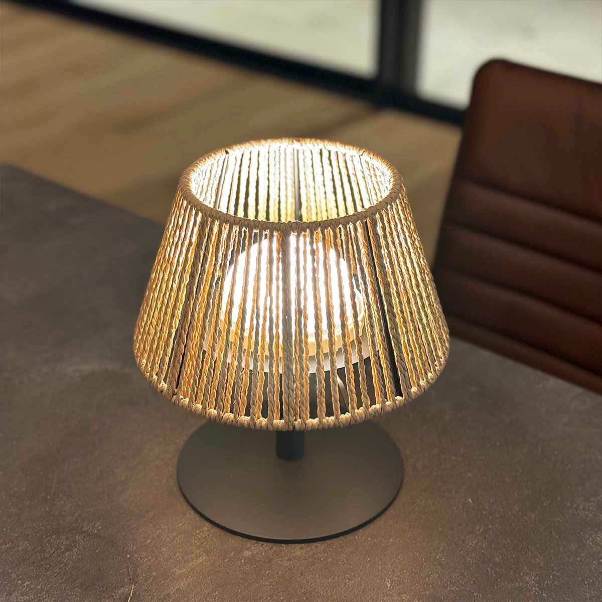 LED Table Lamp for Indoor and Outdoor Use – Creates a Warm Atmosphere