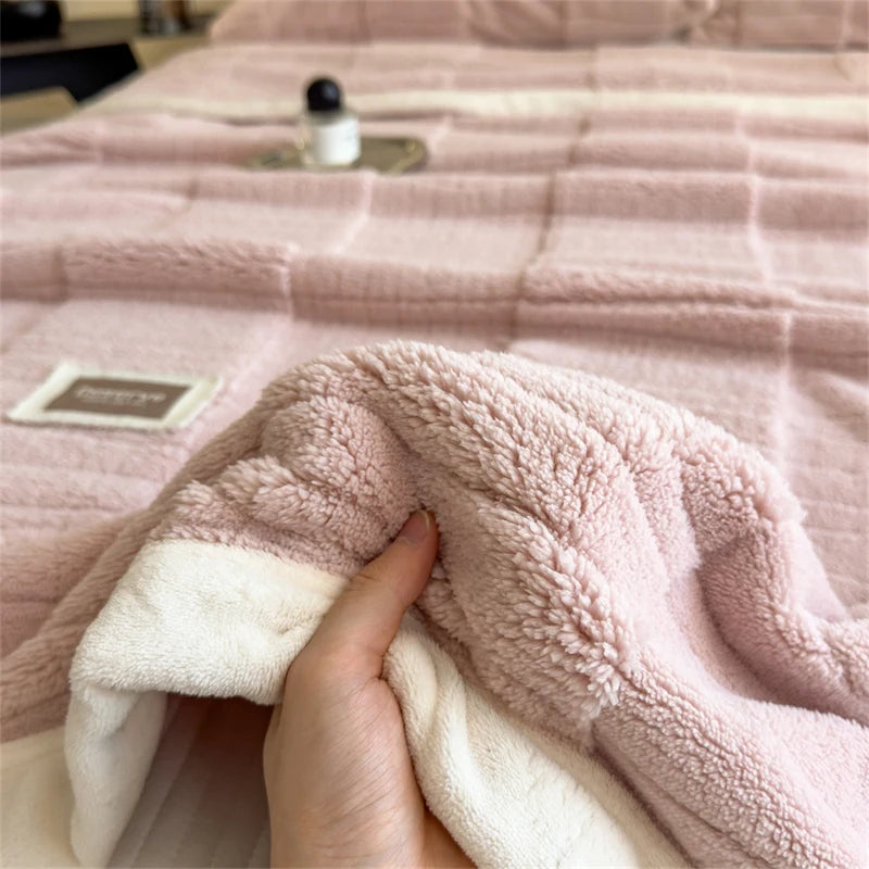 Reversible Velvet Comfort Blanket | Jacquard Coral Fleece Winter Throw | Soft, Warm & Luxurious for Sofa and Bed