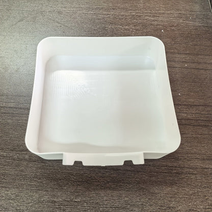 Effortless Water Management Tray for Laundry Spaces