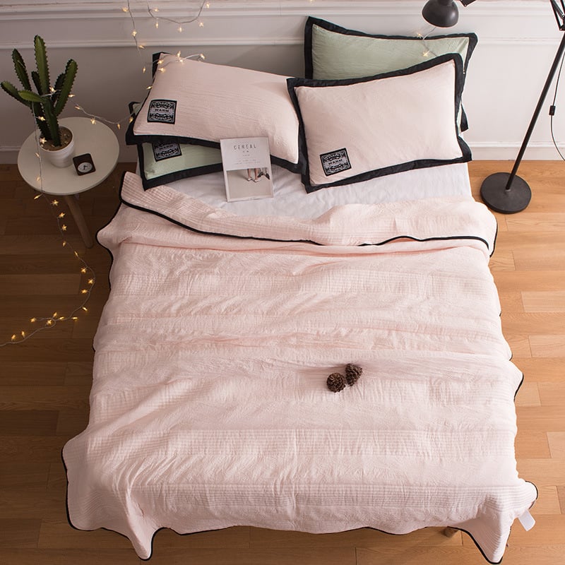 Breathable Cooling Blanket for a Comfortable Night's Sleep