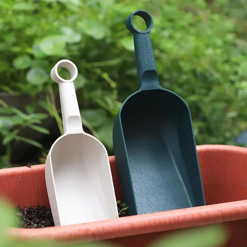 Ergonomic Garden Scoop – Lightweight Hand Shovel for Soil & Sand, Made of PP Material