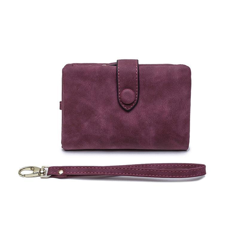 Compact Elegance: Women’s Trifold Wallet in Luxurious Leather