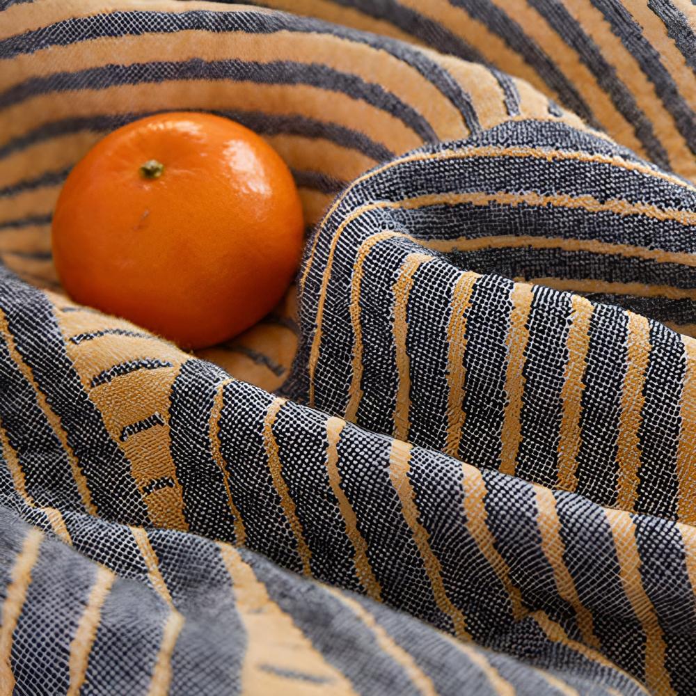 Luxurious 4-Layer Reversible Cotton Quilt for All Seasons
