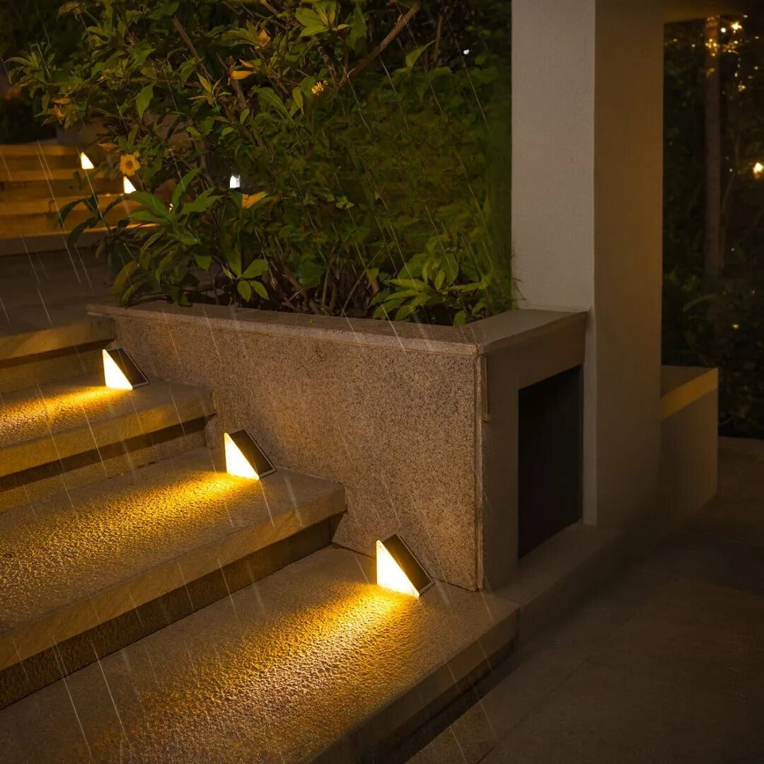 Weather-Resistant Outdoor Solar Stair Lighting for Modern Aesthetics