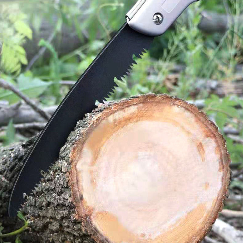 Compact Folding Saw for Versatile Outdoor Use