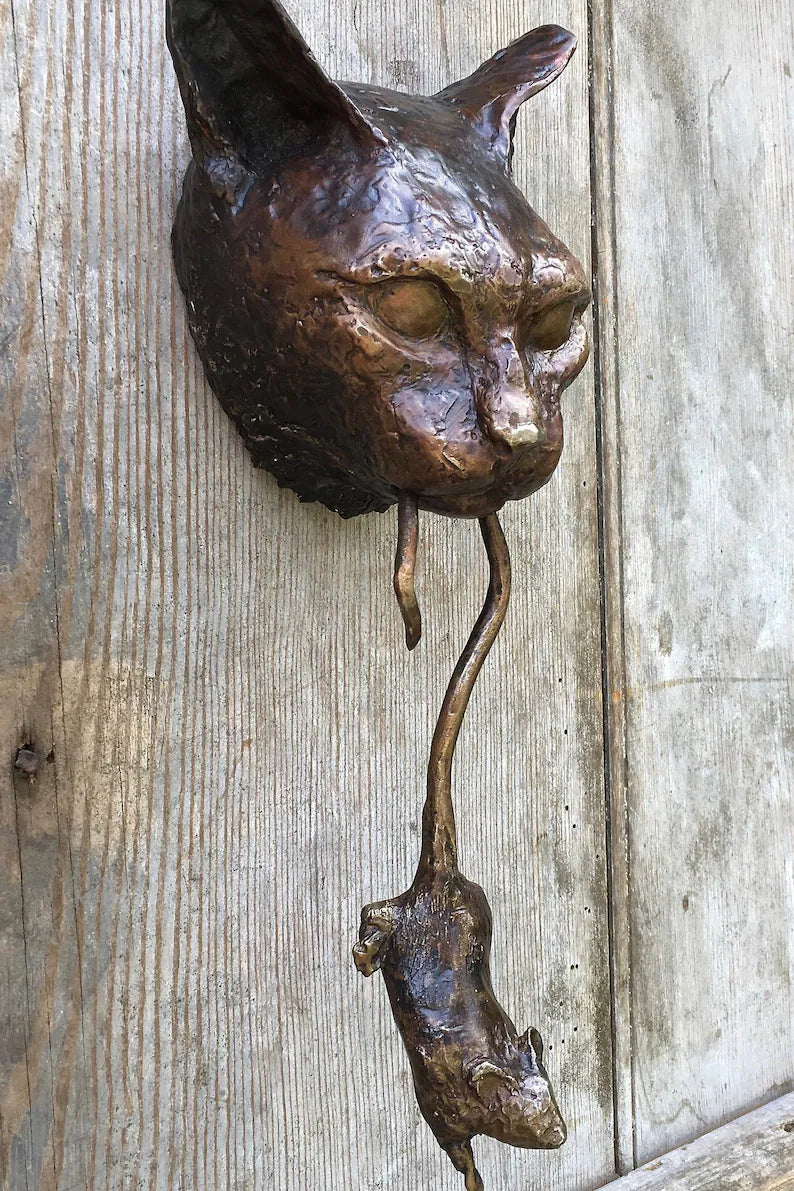 Playful Welcome Touch for Cat Lovers