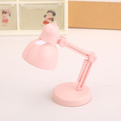 Compact Magnetic Desk Light for Cozy Evenings