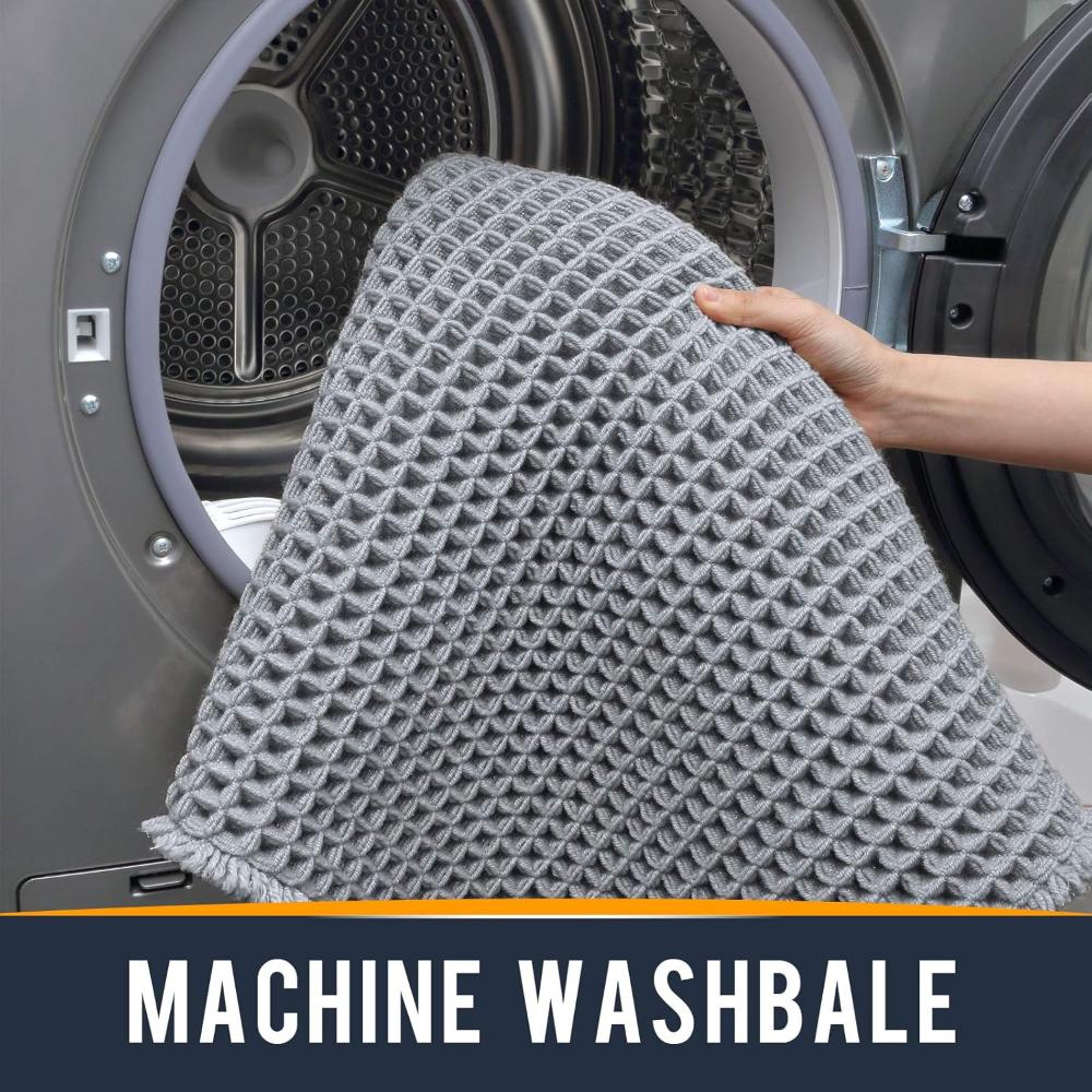 Plush Absorbent Bath Mat for a Cozy Bathroom Retreat