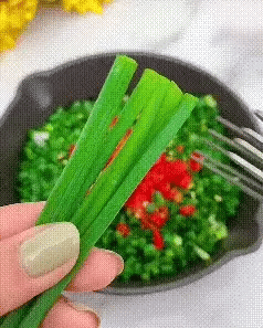 Salad Scissors with 5 Blades for Easy Cutting