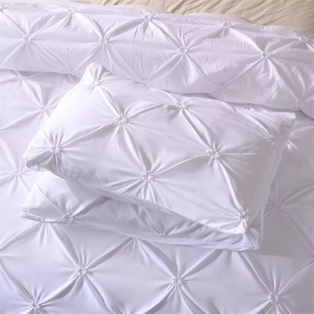 LuxeDream 3-Piece Bedding Set for Ultimate Comfort